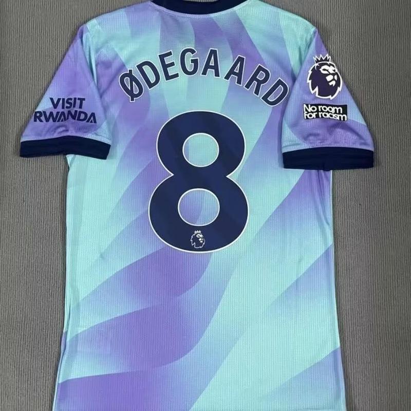 2425 Arsenal second team jersey number 8, Erde Gao